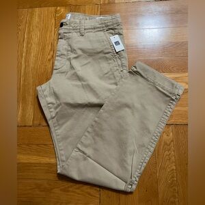 NWT Gap Men’s I’m Fit Khakis